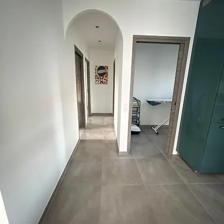 Mitoyenne De Standing Proche De Toutes Commodites A Nyaraló Ghisonaccia