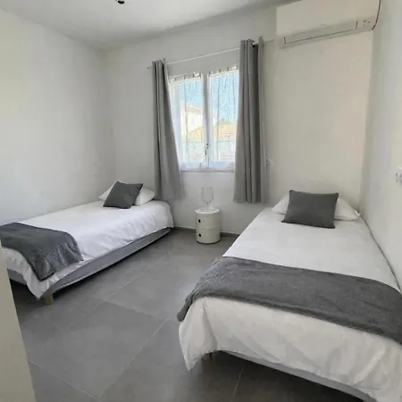 Mitoyenne De Standing Proche De Toutes Commodites A Holiday home