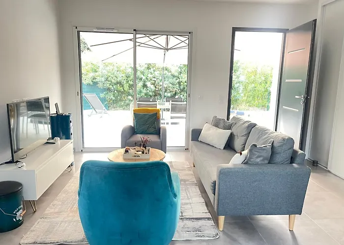 Mitoyenne De Standing Proche De Toutes Commodites A Nyaraló