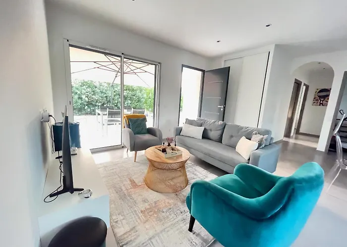 Mitoyenne De Standing Proche De Toutes Commodites A Ghisonaccia