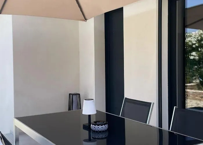 Mitoyenne De Standing Proche De Toutes Commodites A Nyaraló Ghisonaccia